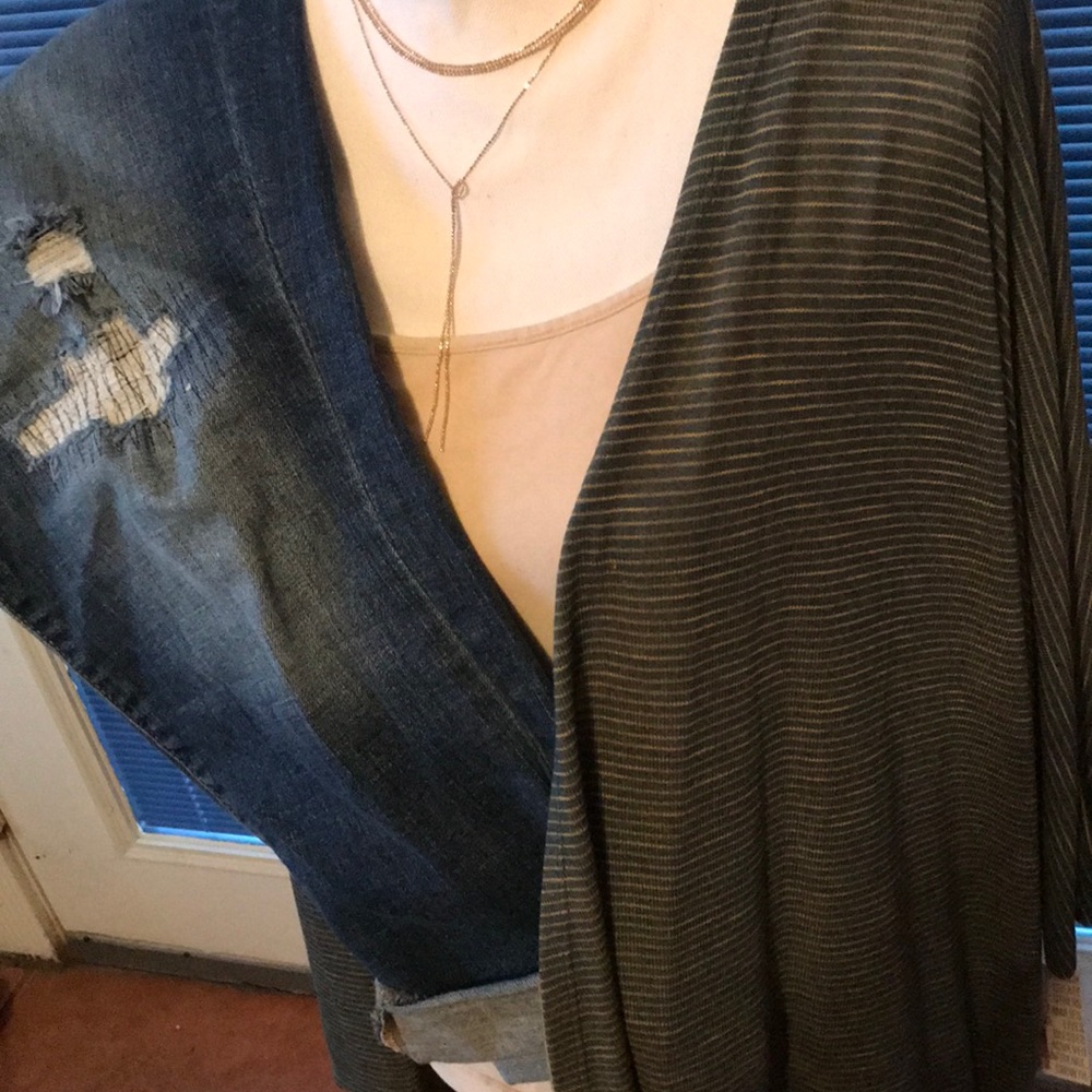 Lindsay Medium- Lularoe - Picture 5 of 6